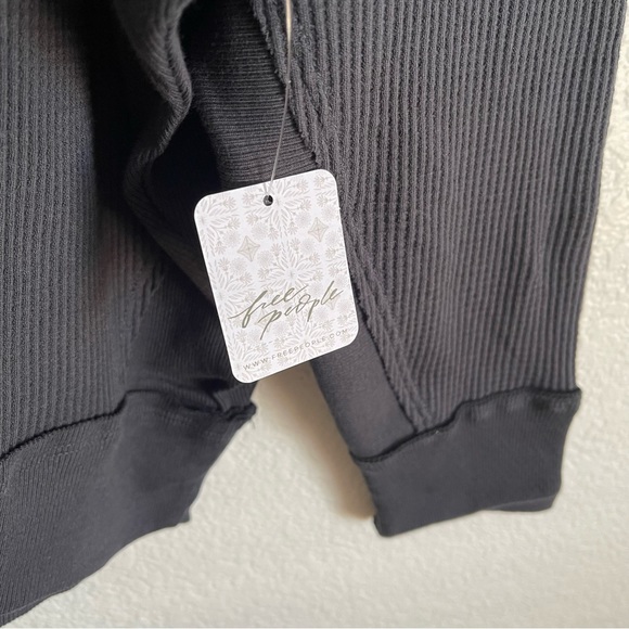Free People NWT Santa Clara Thermal in Black. Various sizes - Picture 4 of 6